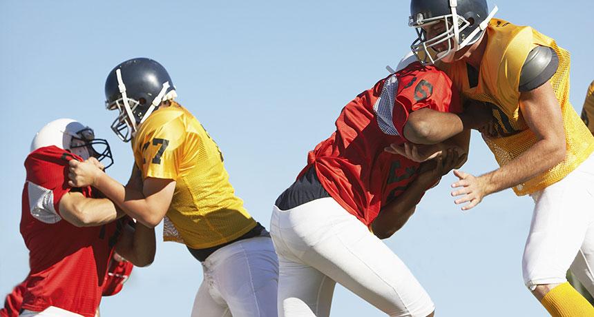 ScienceNews's tweet image. Counting head hits, #football players take about 7 more in games vs practice, study finds: ow.ly/QP0gD