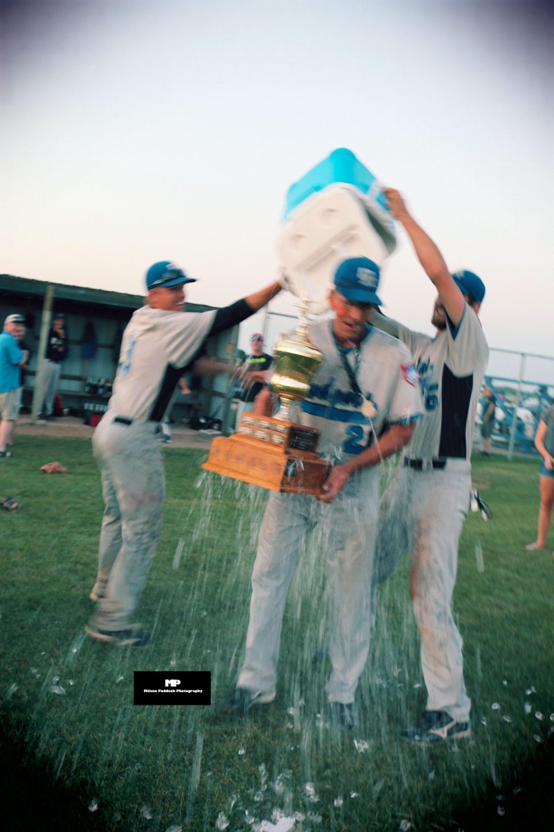 Prairie Mountain Portraits tweet media