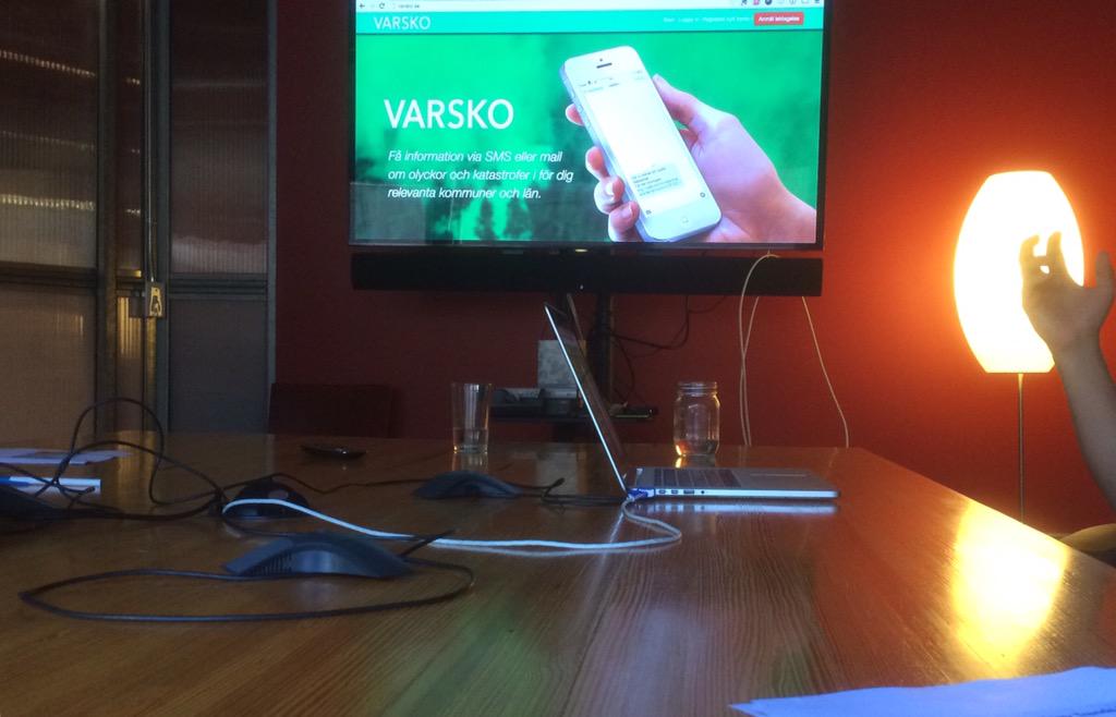 emwie_'s tweet photo. Idag hälsar vi på hos JUXT! #varskoSF http://t.co/iqcvEGAroA