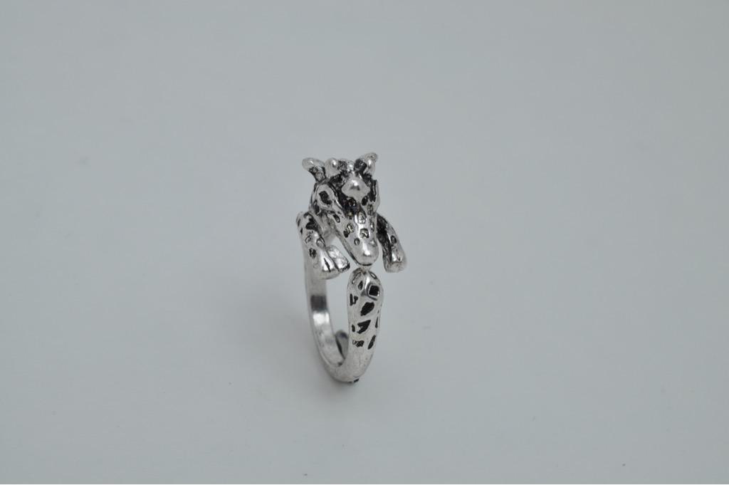 ZoboStyle's tweet photo. Elephant and Giraffe rings😍💕 http://t.co/eR4Gux0syA