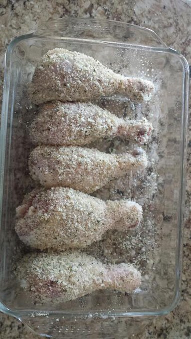 Making chicken for dinner..  #Yummmmy http://t.co/DxdEo1Y5HP<a href="/tag/yummmmy"class="tags">#Yummmmy</a>