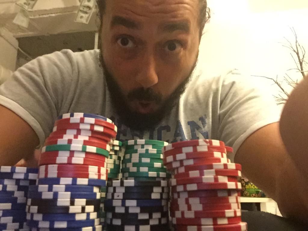moundirofficiel's tweet photo. +140💶💶💶 une soirée plutôt sympa en mode #lowvariance http://t.co/SsbAU6wqdw