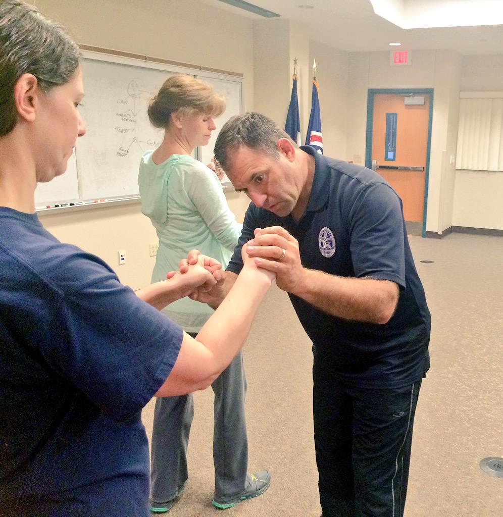 GrapevinePolice's tweet photo. Thrilled to help with a great women's self-defense class tonight @EulessPolice w/ Officer Gordon!#RADicallyChanged http://t.co/SL4LixtIBB