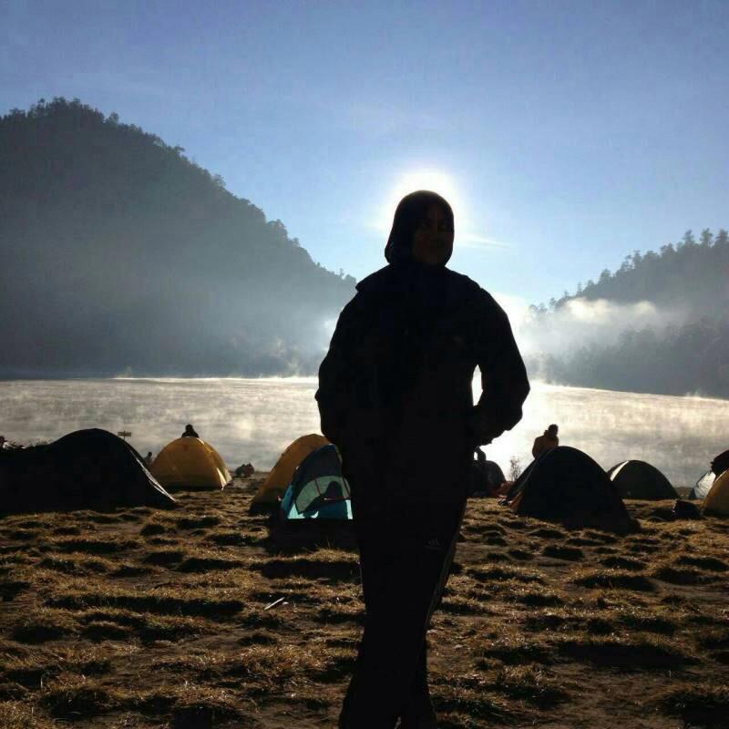 Slmt jln shbt kt dlm pendakian ke gn.semeru Dania A R. Semoga amal ibadah beliau di terima disisiNya. Semua syg dania