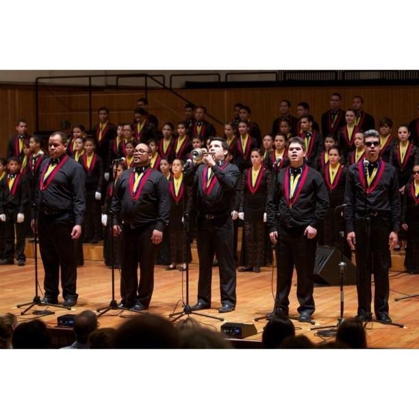 El Ensamble Lara Somos también debutó en el concierto del Conservatorio Giuseppe Verdi, de… ift.tt/1J5dphD