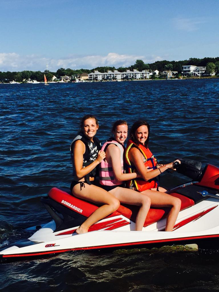 lauren_fahlen's tweet photo. Not a bad day at the office 🌊🌞 http://t.co/hoQfpmDyf8