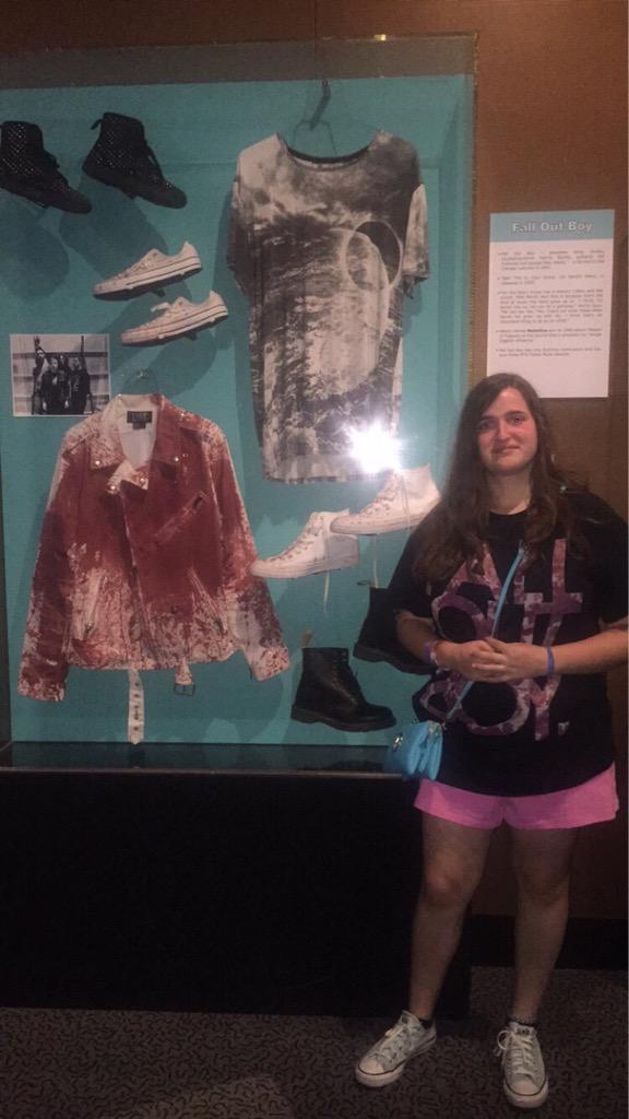 JessicaJtr401's tweet photo. Fall Out Boy is irresistible❤️ @trohman @PatrickStump @petewentz @hurleyxvx @falloutboy http://t.co/pnWoPFOTJE