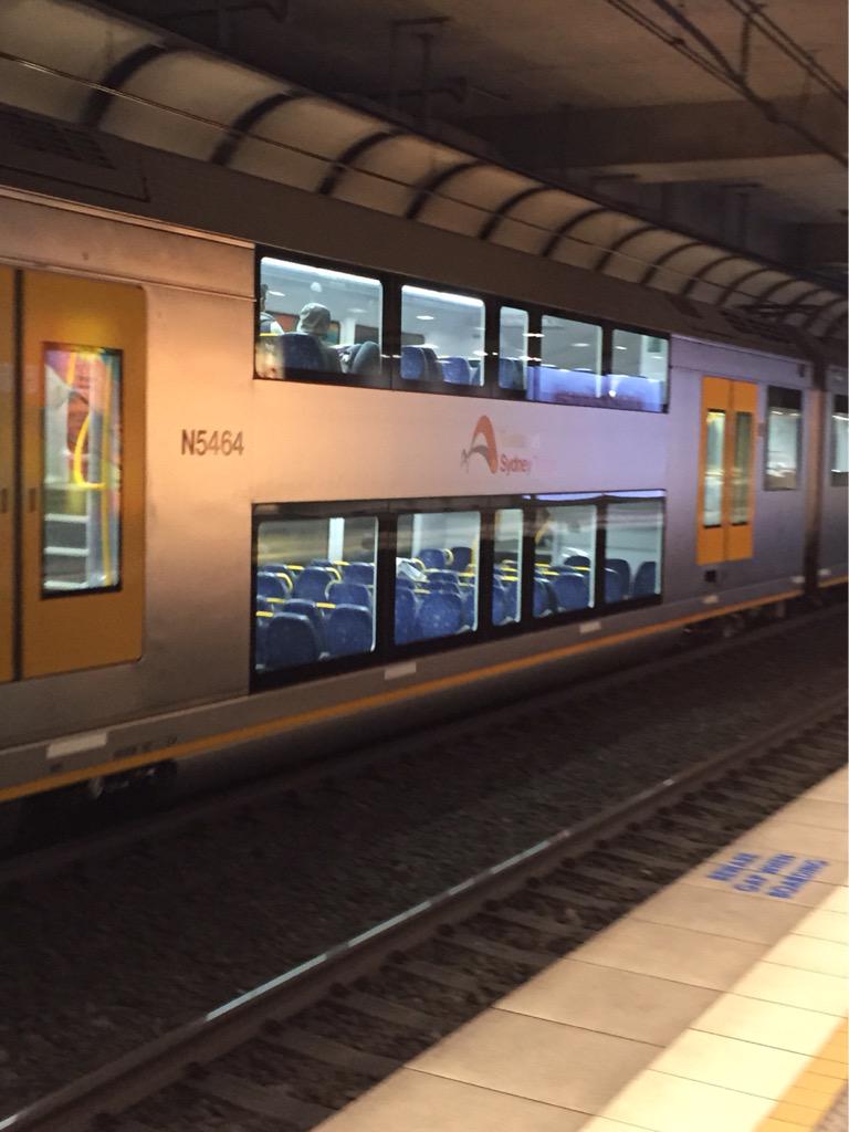 the_sarcgurl's tweet image. We should have this in Singapore.
#first #Sydneytrain  #almostempty