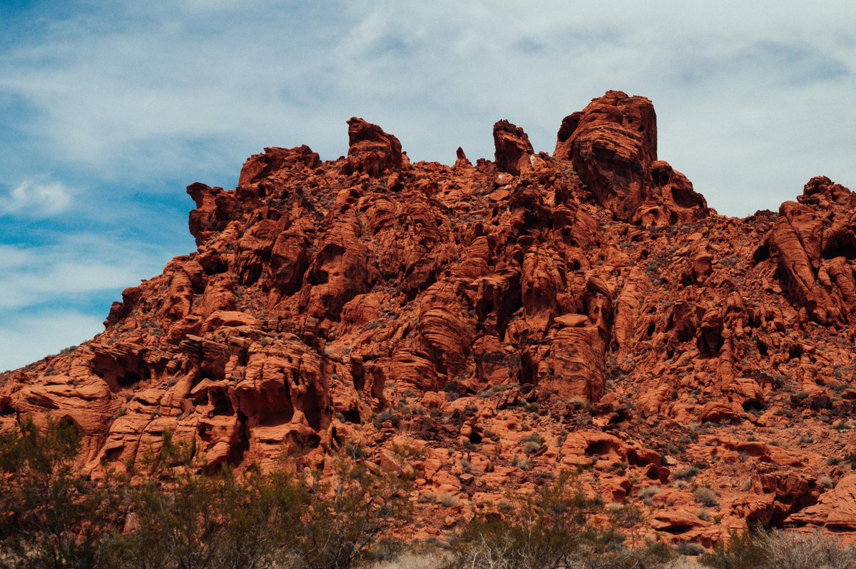 apglsi's tweet photo. Valley of Fire State Park is absolutely stunning. This was taken at the "beehives" near the entrance of the park. http://t.co/m8NXmvdeSZ