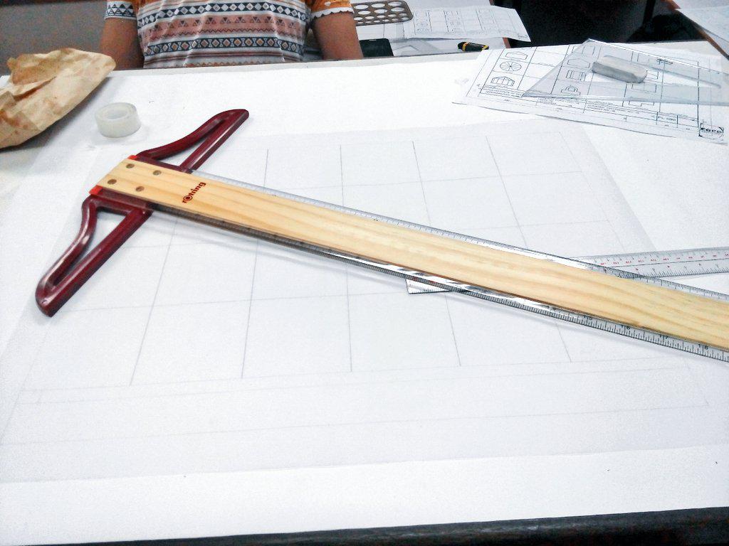 alexismaegg's tweet photo. Plates ATM 📏📐#Mapualife http://t.co/dTCj7RWBKG