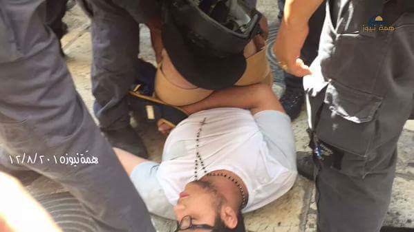 Palestinians stab security forces in two attacks on same day CMQJIhSUcAEh_ah