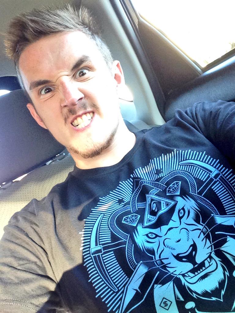 Syndicate's tweet image. F*ck yeah! My @SyndicateOG  'Illuminatee' shirts just got here! 😈 - They're being released real soon!!