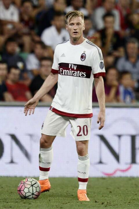 UlgadBogor's tweet photo. Photos: Antonio Nocerino, Alessio Cerci, Ignazio Abate #TrofeoTIM2015 #SassuoloMilan #ForzaMilan http://t.co/btsomwLO21