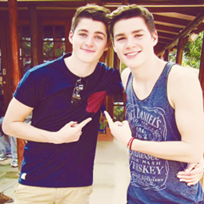 SE BUSCA
Gemelos Alex Jr y Elliot Sheathes 
FC: Finn y Jack Harries
¿RT? Necesito a mis hijos por acá...