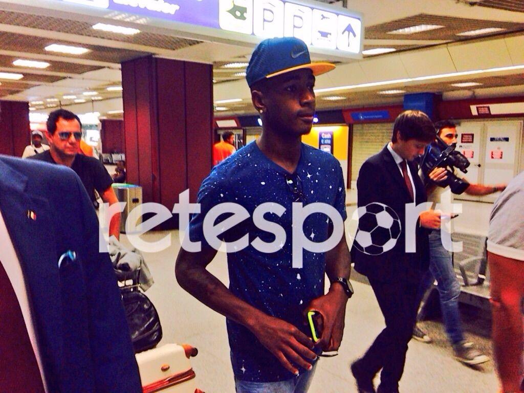 Roma, Gerson sbarca a Fiumicino 34 CMQ dhFWsAAhXbQ