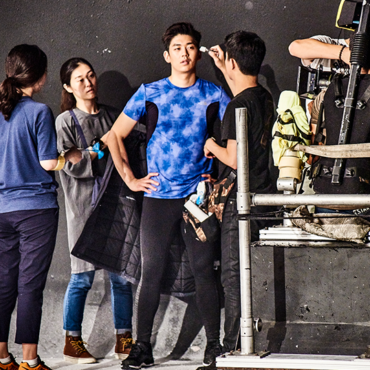 yongdaeleefans's tweet photo. [PHOTO] Lee Yong Dae for 노스페이스 (The North Face) BTS. http://t.co/mzJzLN85xl