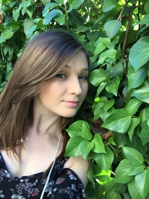 I love everything green especially my eyes when they change that color #TemporarilyGreen💚💚 http://t.<a href="/tag/temporarilygreen"class="tags"><span>#temporarilygreen</span></a>