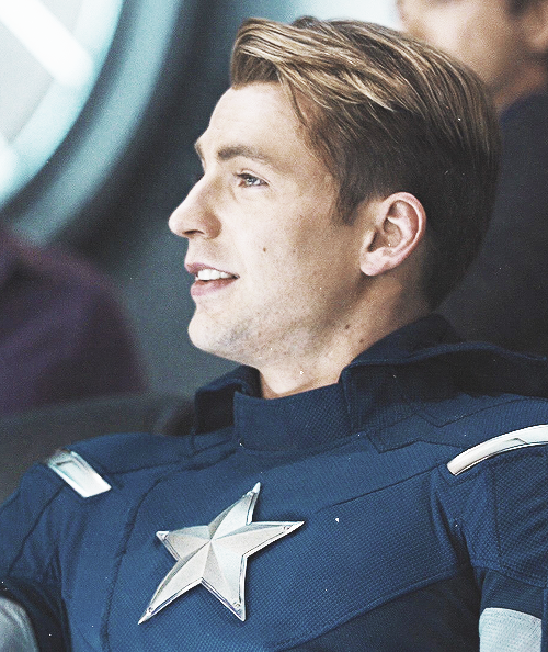 StevenRogers1_'s tweet photo. Steve Rogers The Avenger http://t.co/9U7LKzZ5tC