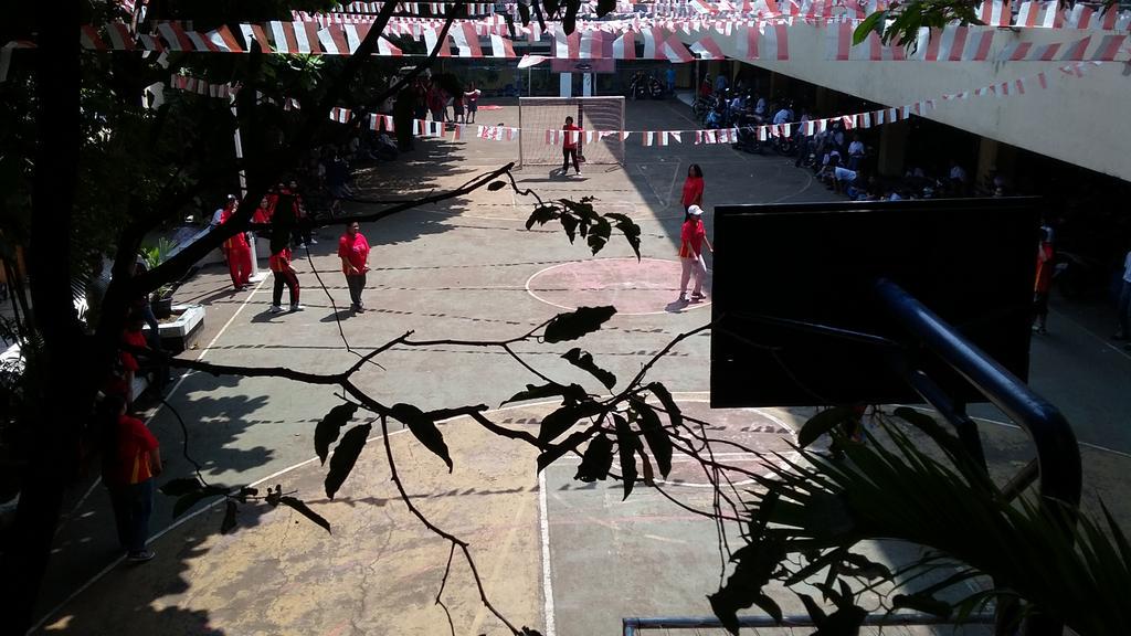 Rowderkat_2017's tweet photo. Ahuyy yang tadi lagi lomba 17an 😁 ahahah http://t.co/lmQM4PLUnz