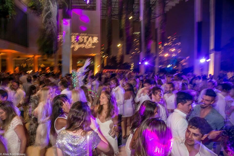 FiveStarNYE's tweet photo. #FiveStarNYE #TheBestPartyofMiami #Miami #NewYearsEve #AnoNovo #MiamiVIP #SouthBeach #SouthBeach #reveillon2016 http://t.co/MU1T7peGGE
