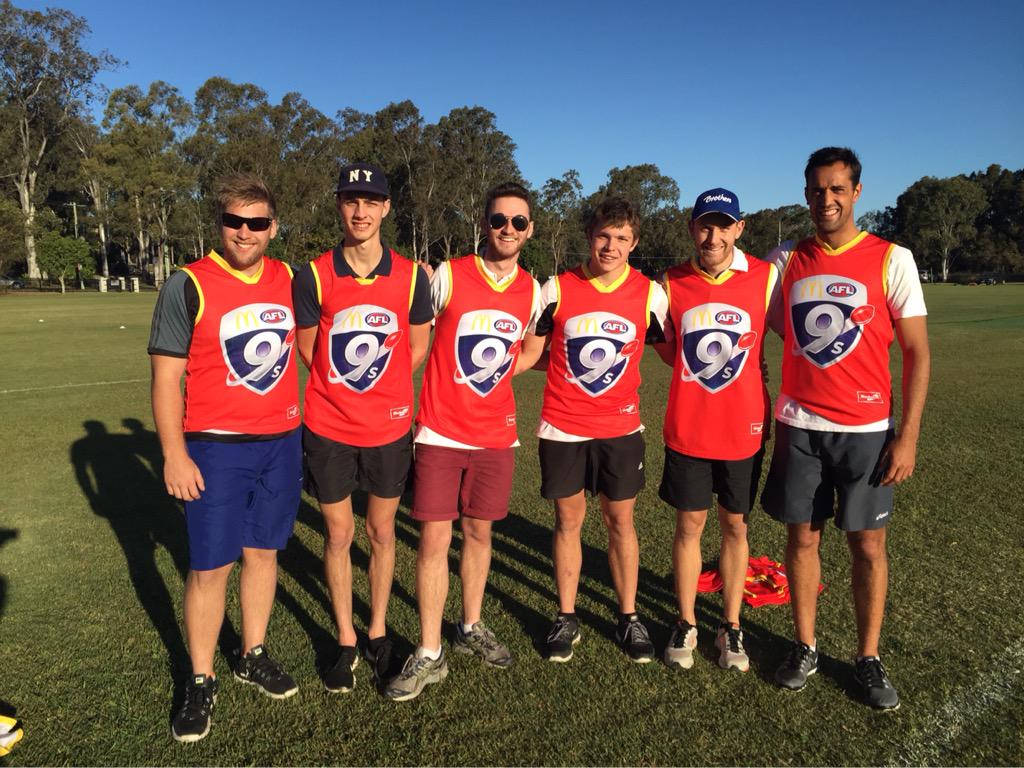 AFLQSchoolFooty's tweet photo. @achperqld pre-service teachers ready for #AFL9s http://t.co/LgXtaB2gXl