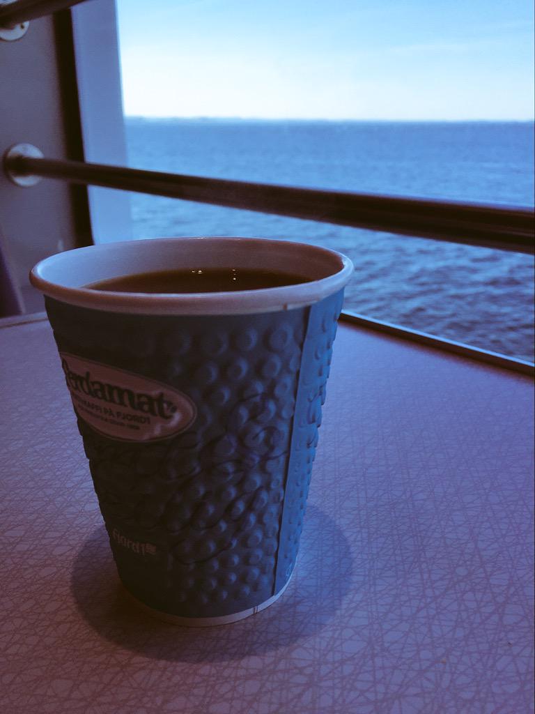 naesse's tweet image. Varm kaffe og solskinn på Boknafjorden. Noen få ganger er jeg mot #rogfast #simonsvalgkamp