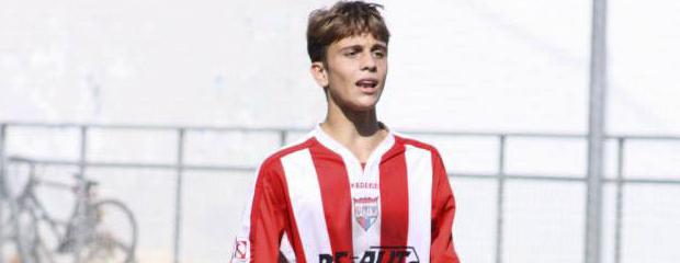 futbolcarrasco's tweet photo. Infantil |  El Ath. Puerta Blanca busca incorporar jugadores a su plantilla -  http://t.co/9ZwQrfBmPb http://t.co/eWebOMMSPc