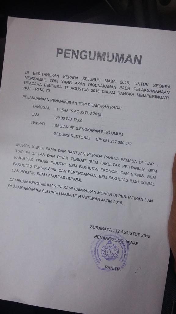 Buat temen temen mahasiswa baru , atribut untuk upacara hari senin, 17 Agustus 2015 sudah dapat diambil .