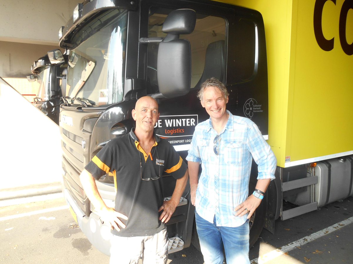 @LucasVos_FH directeur van Flora Holland maakt samen met chauffeur Piet een rit in het Westland. Ophalen bij #kwekers