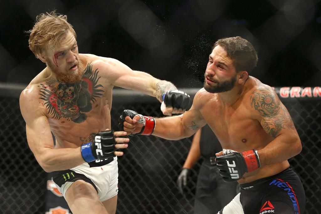 TheUFCDay's tweet image. "Chad Mendes foi como enfrentar um peso-mosca que bate como um peso-palha." - @TheNotoriousMMA #UFC194