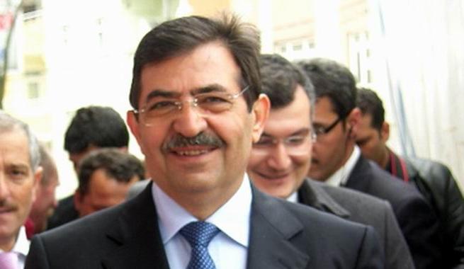 Çevre ve Şehircilik Bakanı İdris Güllüce'de Burs Müjdesi 2015-08-13
kentseldonusumbilgi.com/kentsel-donusu…