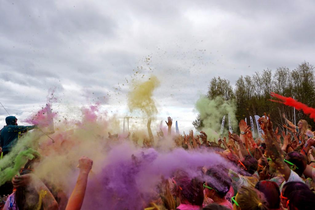 ludofarine's tweet image. A #FRESHKICK with @emmicaffelatte for a #Colormerad! #colours #caffe #TBT @ColorMeRadUK