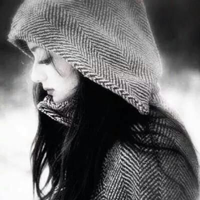 sara1668495's tweet photo. اشيَآء كثيٌرة آشتْقتُ لها ؛ لآ آعَلمّ ، هَل ؛ سَترجَعّ آمْ ؛ سَتكونّ ؛ دَآئِمًآ ذِكرى. .!! http://t.co/tUyXDH0Vcp