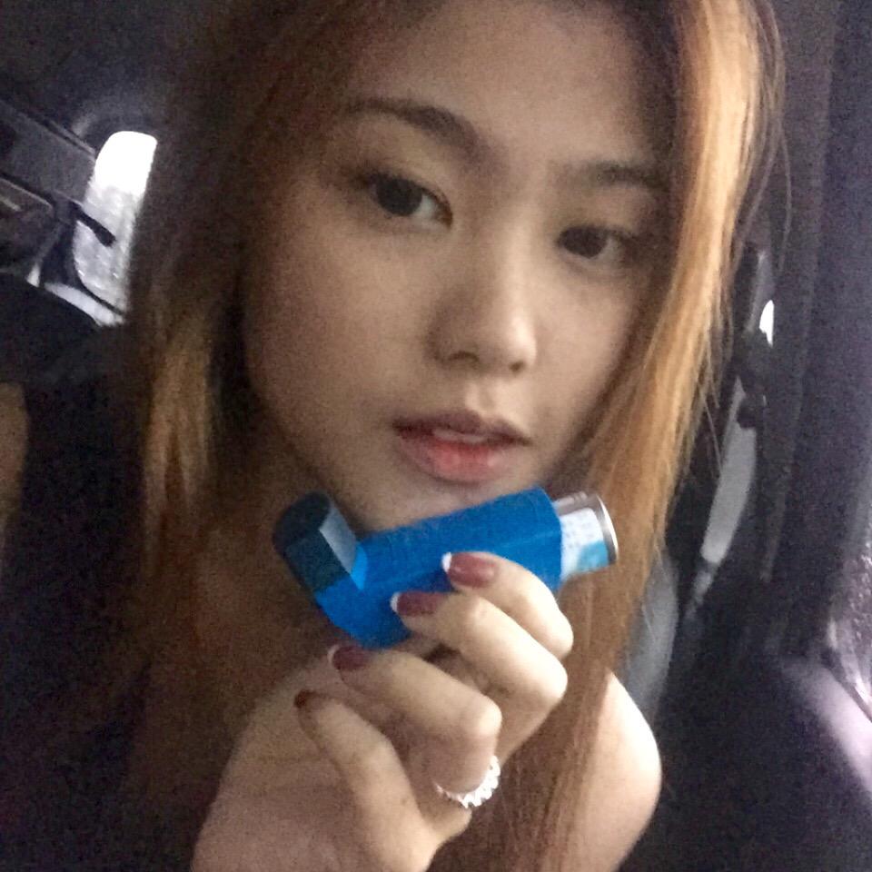 thisisjanicanam's tweet photo. My new bestfriend 😂👍🏻 #inhaler http://t.co/DaelN4dpFD