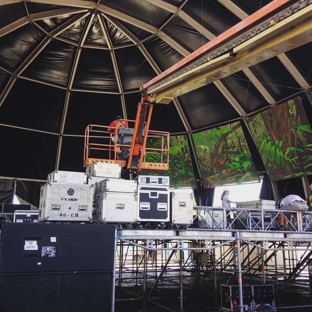 Zion_Std's tweet photo. Seguimos con la prevención en el montaje del @sunsplash_es! #prevención #riesgoslaborales #festival #Rototom #eventos http://t.co/exiqqdkbqo