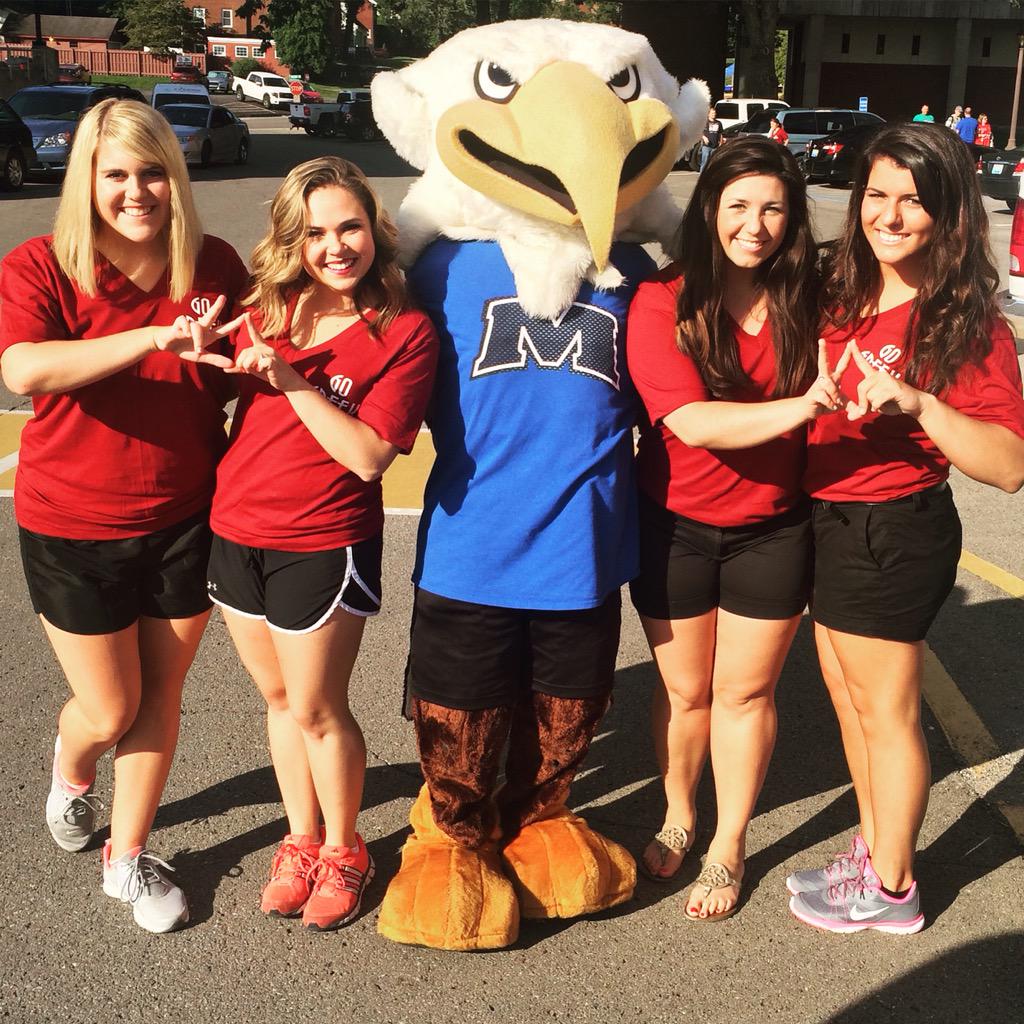 KD_DeltaTau's tweet photo. What a beautiful day for Freshmen Move-In! We hope everything is going smoothly! #MuchMoreMoveIn #GoGreek http://t.co/NTCq1ODss0