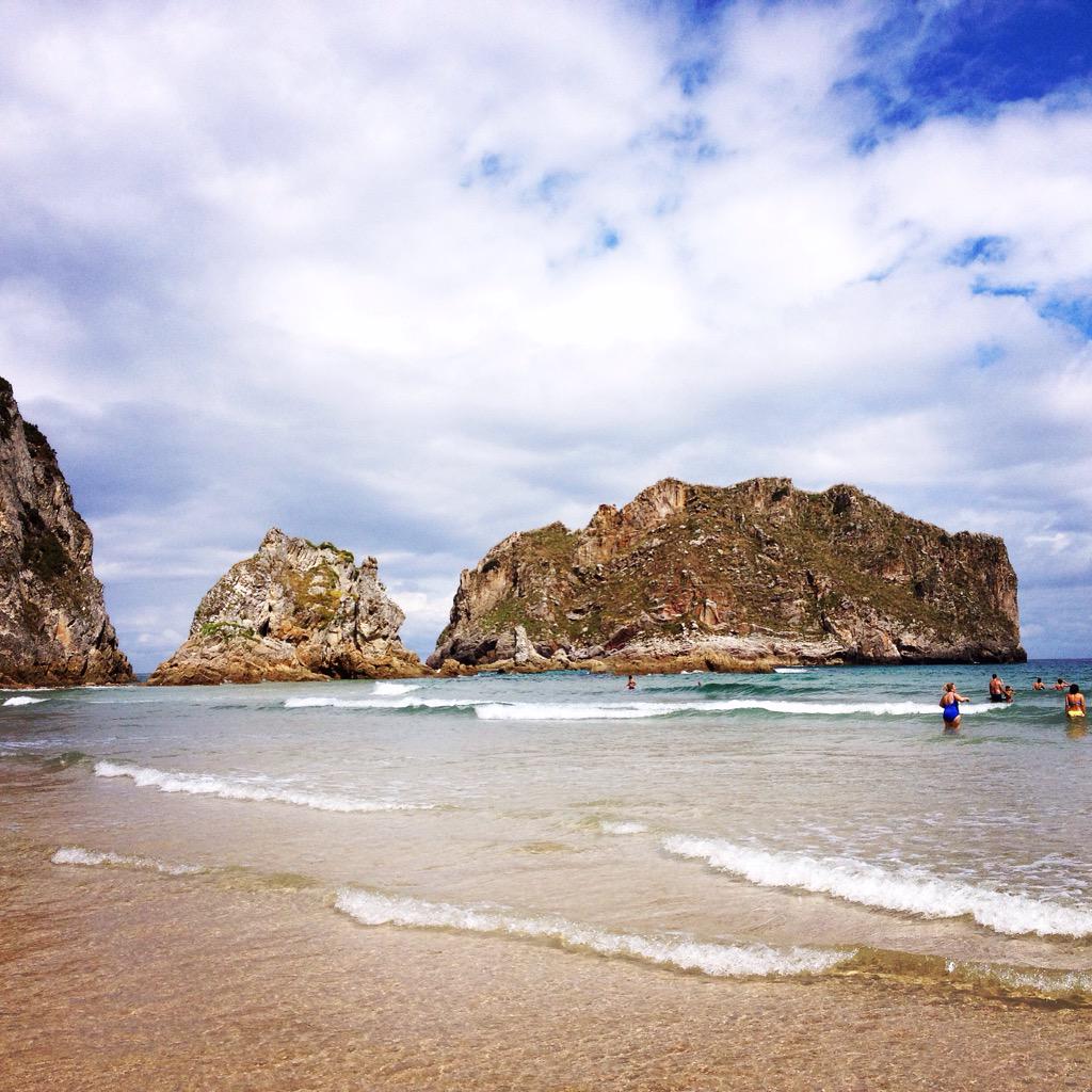 Outdoor_Spain's tweet photo. Playa de La Franca #asturias #vacaciones #playa http://t.co/nw8xJd8shg