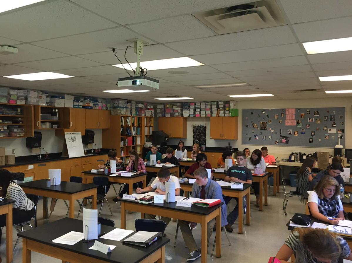 TdiShelton's tweet photo. Nothing beats the first day of school. #exquisite #bestjobever #kytnsci #allS2 http://t.co/81AT7xCjqD