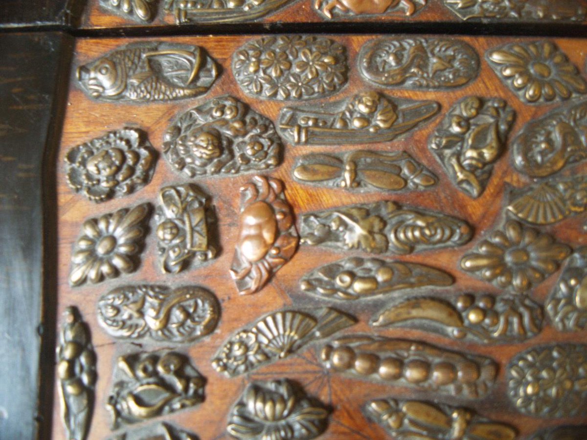 NickyLovesWales's tweet image. plse can anyone tell me if it is #Japanese and date: a lacquered #writingslope brass and copper sealife  #collectable