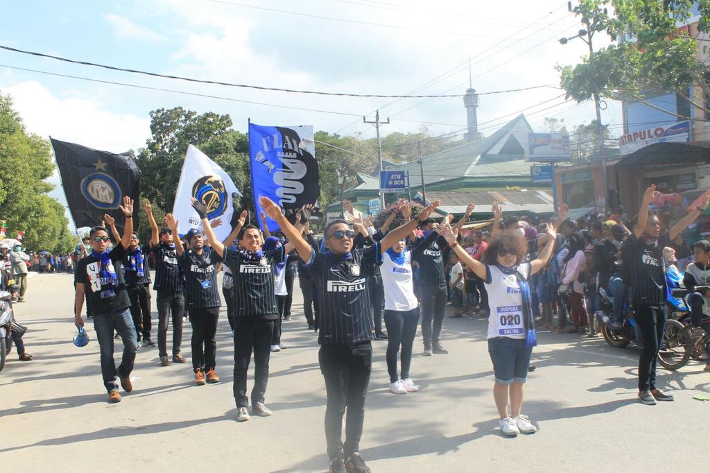 InterClubIndo's tweet photo. Keren nih acara gerak jalan yg diikuti @ICIKendari dalam menyambut HUT RI ke 70. 👍 #ForzaINTER http://t.co/4RpyIf6eFI