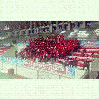 smago18's tweet photo. Lihat siapa disana? Bukan @smago018 bukan @smago17 bukan @smago16 itu kita satu SMAGO YK!!! http://t.co/sZAohagx4G