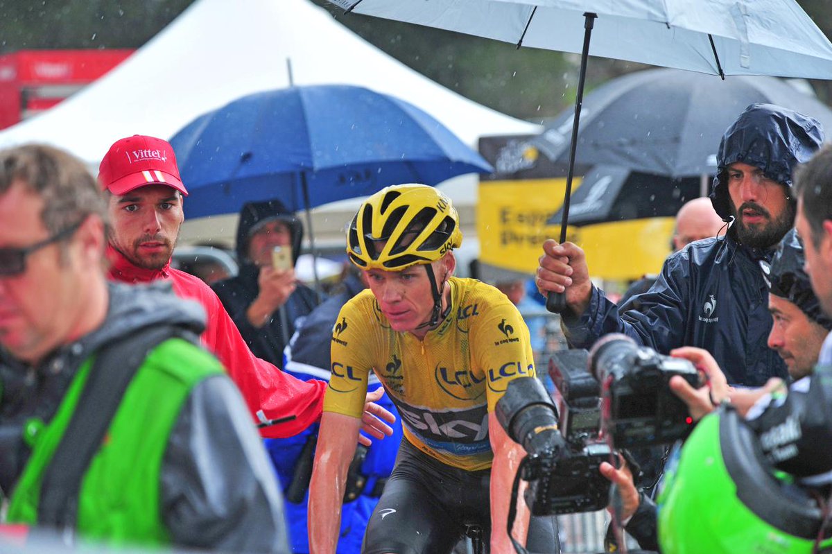 roadcyclinguk's tweet photo. WET WEATHER - It seems an apt time to remind you of our top tips for beating the rain: http://t.co/zdtmYBd96a http://t.co/kTildYLd9q