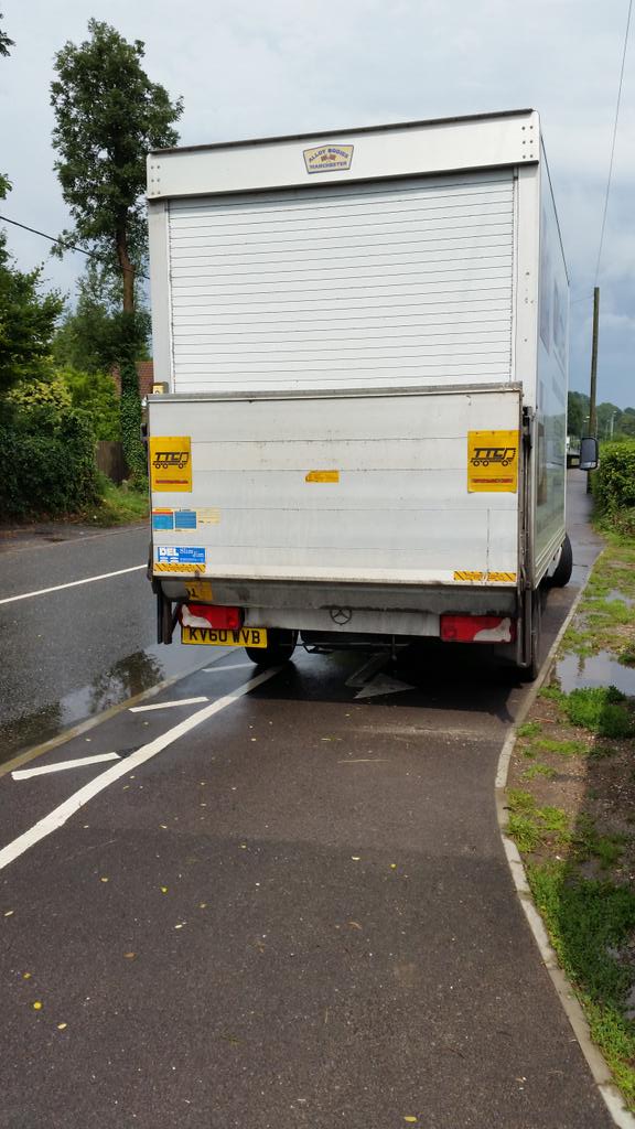 Seagulleo's tweet photo. First in an ocassional series. Cycle lane, Lewes, Sussex. #antisocialdrivers http://t.co/pAg9vzsUgp