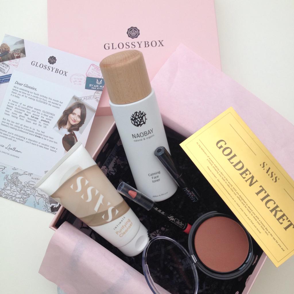 jinks_karen's tweet photo. @wearesass @GlossyboxUK Super excited! 🙊😱😁 #SoSass #GoldenTicket #glossybox #glossyboxuk http://t.co/dG0as1i4Wz