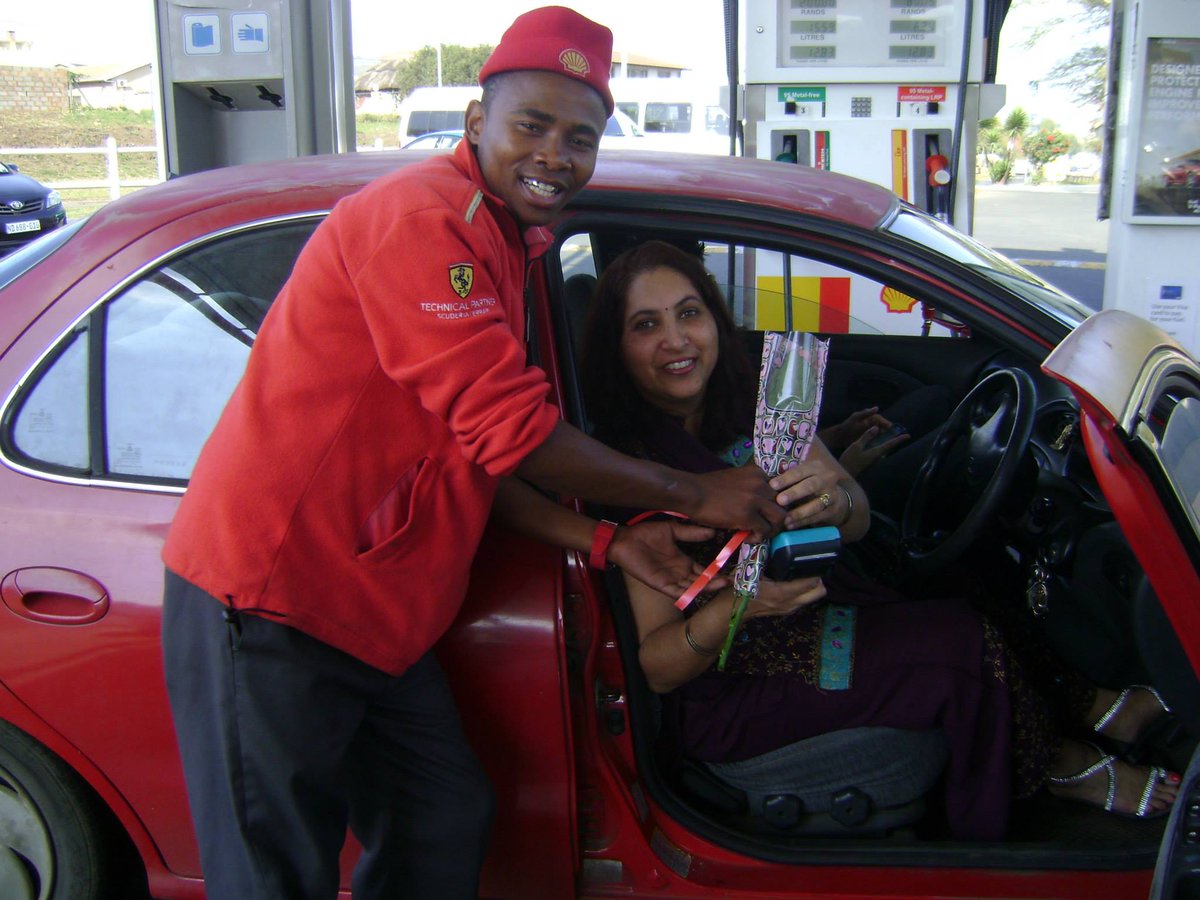 Shell_Phoenix's tweet image. Here at Shell our customers come first! #ShellPhoenix #service #petrol #station #customers