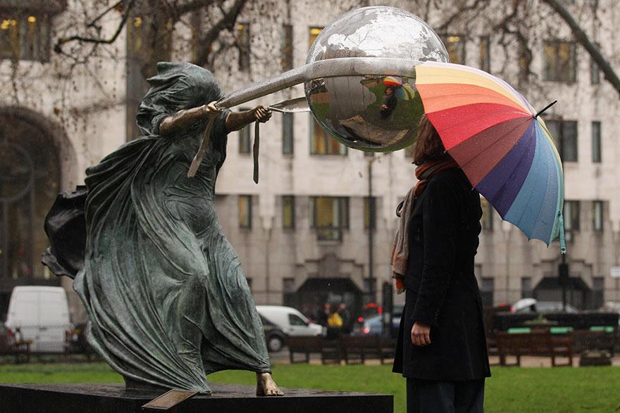 simonexpratesi's tweet photo. "The #Force of #Nature " a series of #sculptures by #Italian sculptor #LorenzoQuinn
http://t.co/R21wjpod0H http://t.co/UVPaWtIA61