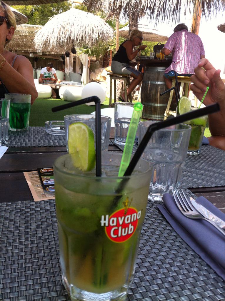 kinator's tweet photo. #Roc72 #MareESole #Corsica http://t.co/XykgrKRi5i