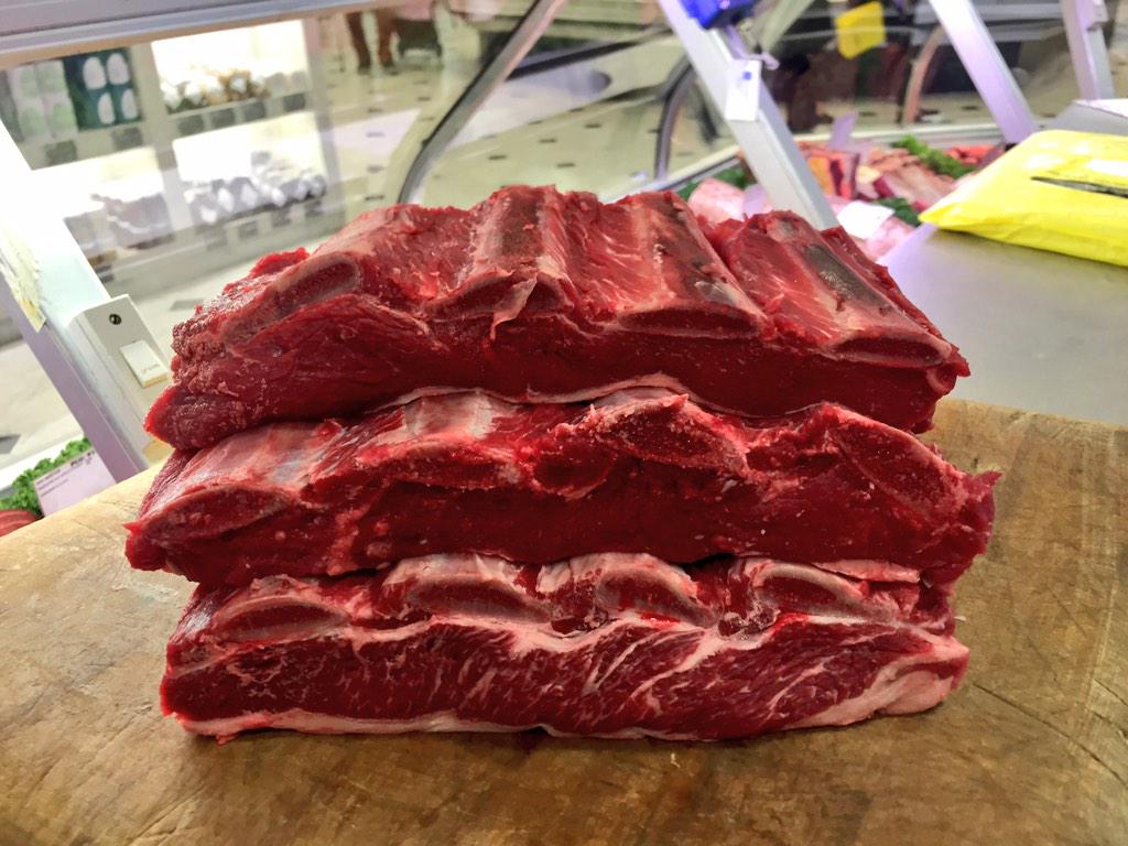 TurnerandGeorge's tweet photo. Stack o' ribs. Beef Short ribs just cut at @SelfridgesFood  👍 http://t.co/KjUY8MMlX2