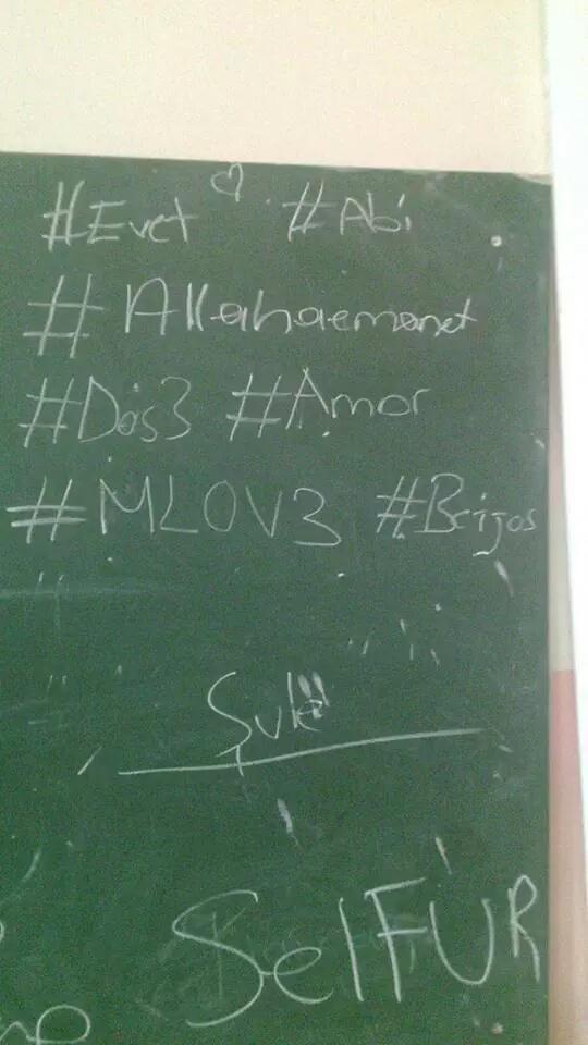 sariyargs's tweet photo. Yazım çok kötü biliyorum 😁😁😍😘😘 I love you so much 👄 #evet #Abi #AllahaEmanet #m3lov3 #dos3 # Beijos @_felipemelo_ http://t.co/m7x7DH2Tzf