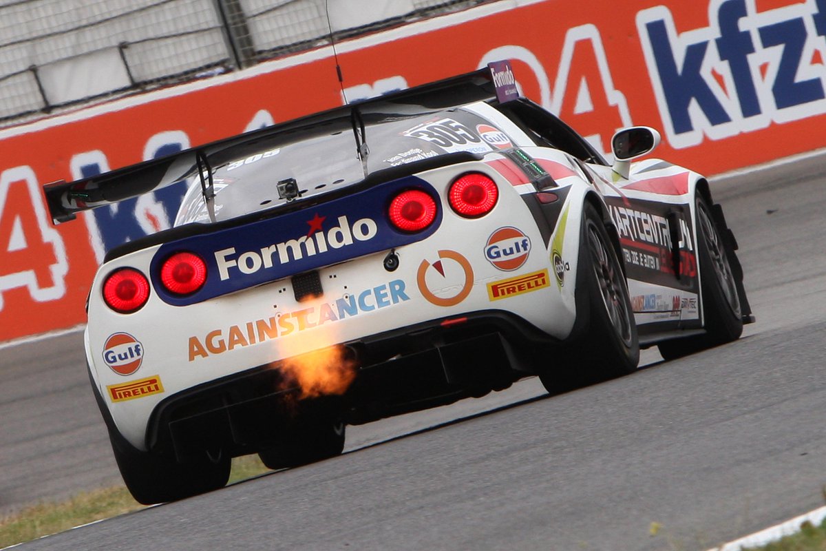 Milandont's tweet photo. KABLENG!! Thats how the corvette roles! #supercarchallenge #corvette #racing #pedaltothemetal #fullgas http://t.co/kJTaMLRgX1
